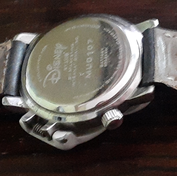 Vtg Disney Mickey watch